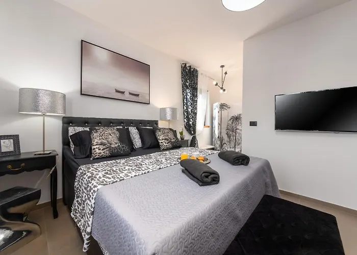 Semesterbostad Casa Nera *